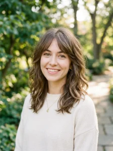 Shoulder length layered hairstyle oval face